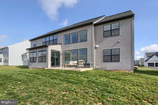 529 BREEZEWOOD LN, Annville, PA 17003