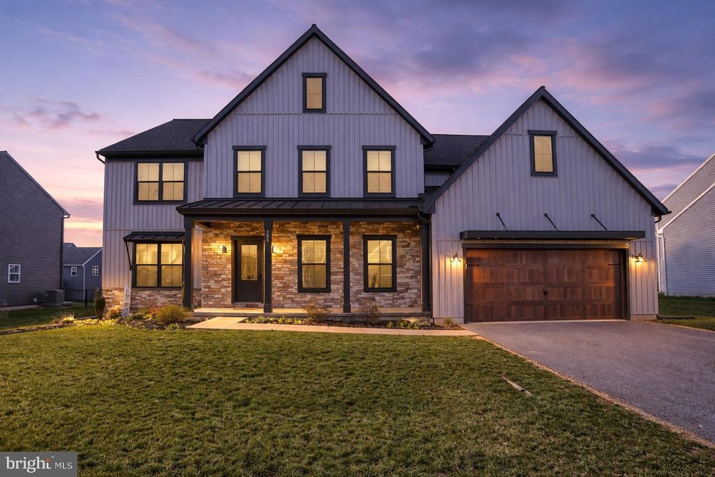 529 BREEZEWOOD LN, Annville, PA 17003