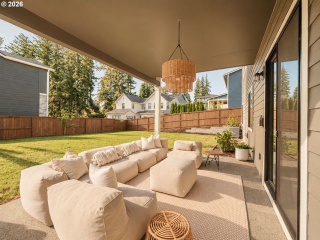 2763 DAHLIA Dr, West Linn, OR 97068
