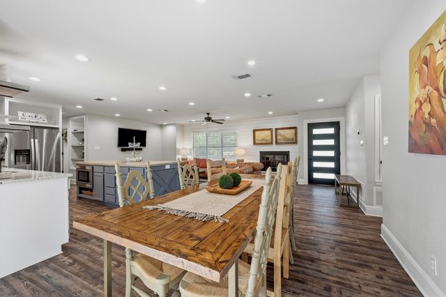 722 Kiowa Drive W, Lake Kiowa, TX 76240