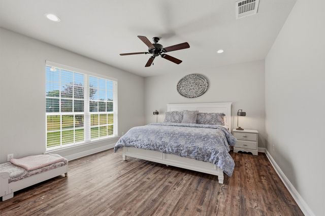 722 Kiowa Drive W, Lake Kiowa, TX 76240