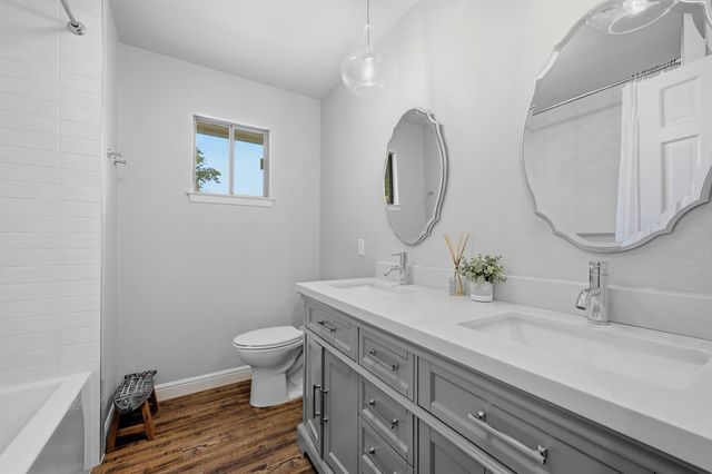 722 Kiowa Drive W, Lake Kiowa, TX 76240