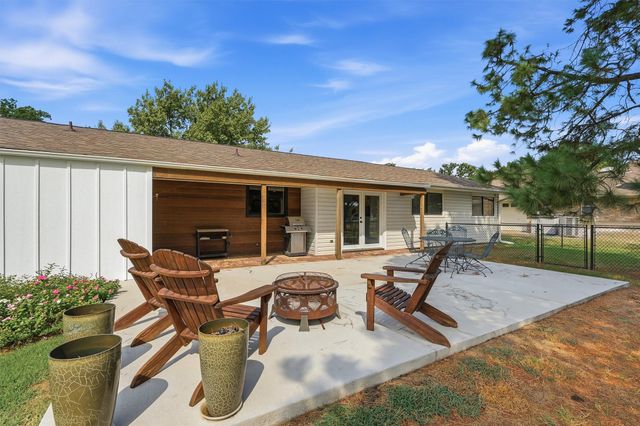 722 Kiowa Drive W, Lake Kiowa, TX 76240