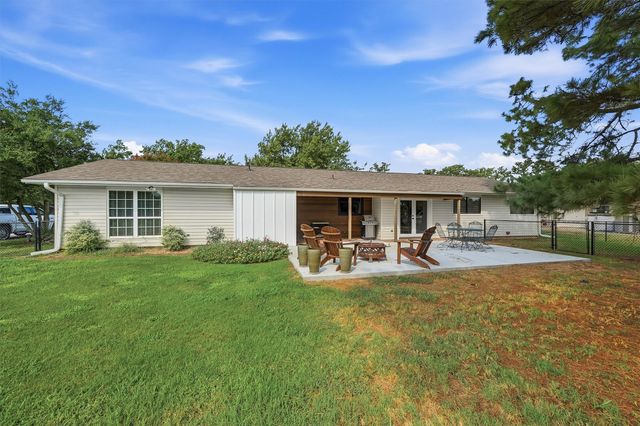 722 Kiowa Drive W, Lake Kiowa, TX 76240