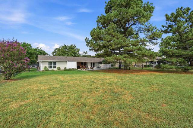 722 Kiowa Drive W, Lake Kiowa, TX 76240