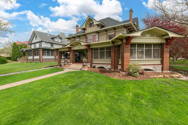 2446 E River Drive, Davenport, IA 52803