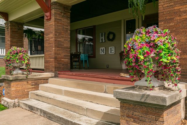 2446 E River Drive, Davenport, IA 52803