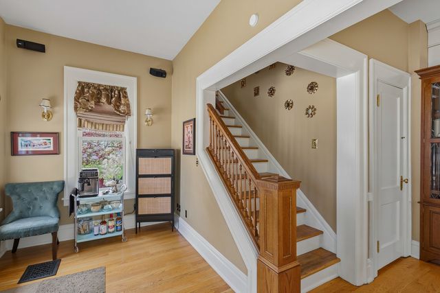 2446 E River Drive, Davenport, IA 52803