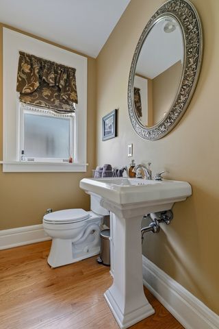 2446 E River Drive, Davenport, IA 52803