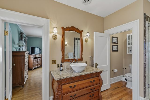 2446 E River Drive, Davenport, IA 52803