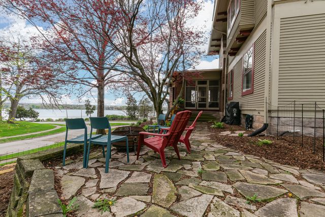 2446 E River Drive, Davenport, IA 52803