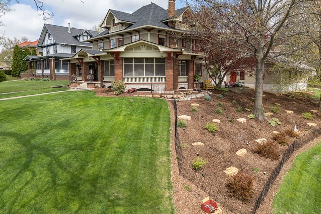 2446 E River Drive, Davenport, IA 52803