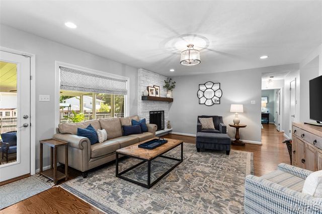 1031 Dovergate Drive, Kirkwood, MO 63122