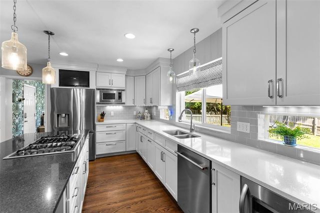 1031 Dovergate Drive, Kirkwood, MO 63122