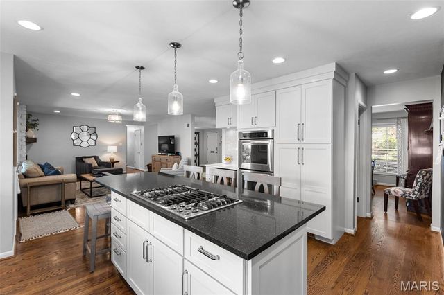 1031 Dovergate Drive, Kirkwood, MO 63122