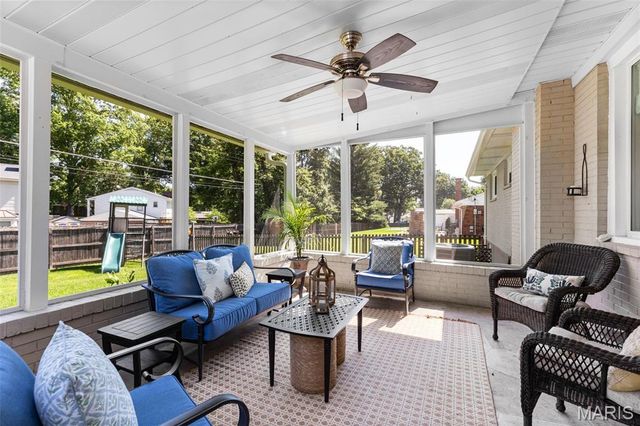 1031 Dovergate Drive, Kirkwood, MO 63122