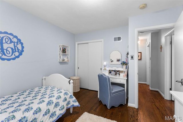 1031 Dovergate Drive, Kirkwood, MO 63122