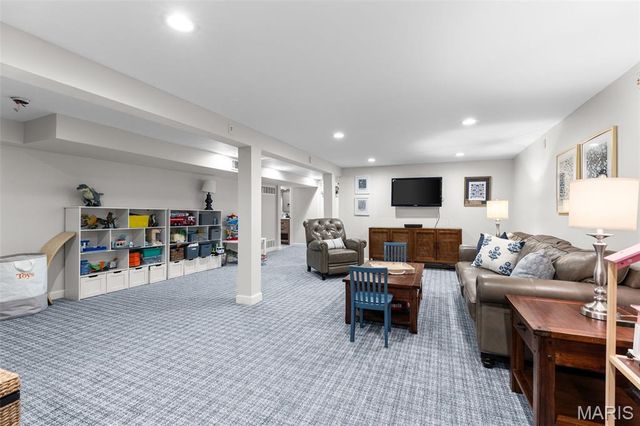 1031 Dovergate Drive, Kirkwood, MO 63122