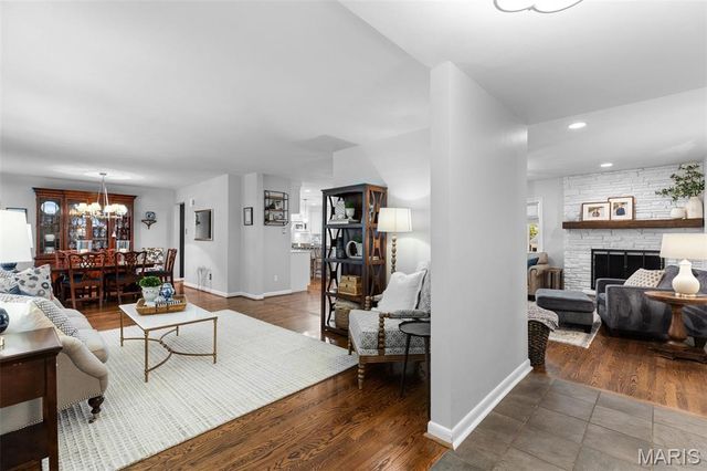 1031 Dovergate Drive, Kirkwood, MO 63122