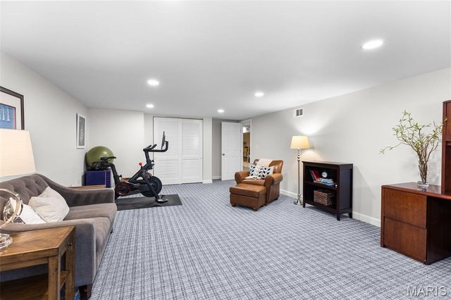 1031 Dovergate Drive, Kirkwood, MO 63122