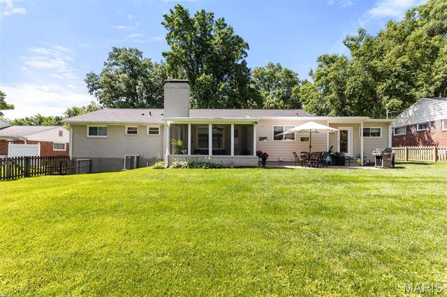 1031 Dovergate Drive, Kirkwood, MO 63122