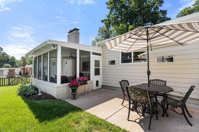 1031 Dovergate Drive, Kirkwood, MO 63122