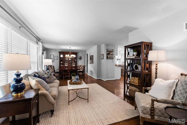 1031 Dovergate Drive, Kirkwood, MO 63122