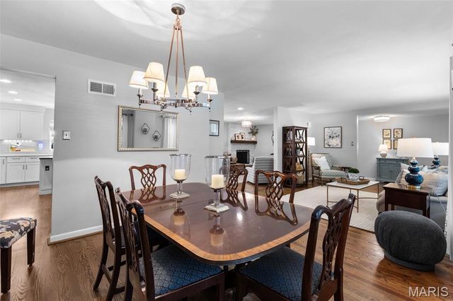 1031 Dovergate Drive, Kirkwood, MO 63122