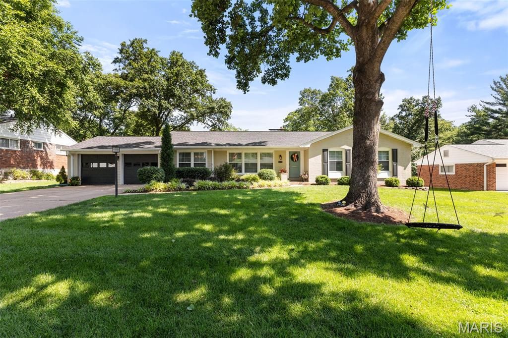 1031 Dovergate Drive, Kirkwood, MO 63122