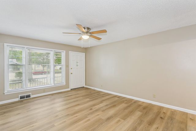 2134 S Poplar, Wichita, KS 67211