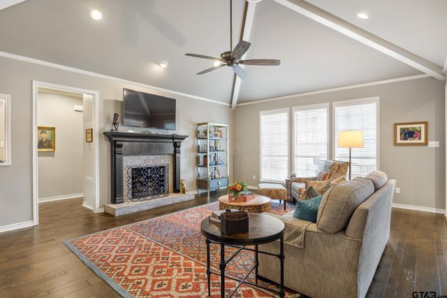 1413 Holly Creek Dr, Tyler, TX 75703