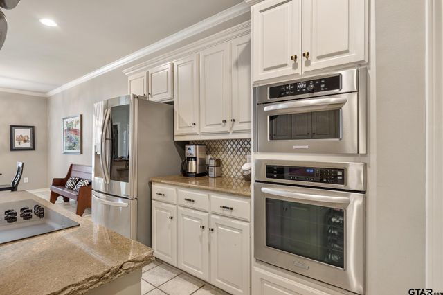 1413 Holly Creek Dr, Tyler, TX 75703