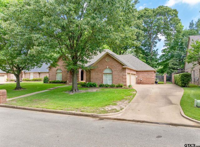 1413 Holly Creek Dr, Tyler, TX 75703