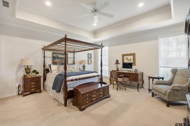 1413 Holly Creek Dr, Tyler, TX 75703