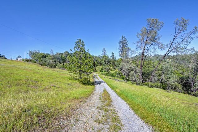 4751 Meadowview Acres Rd, Cool, CA 95614