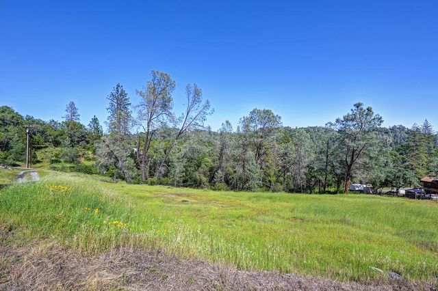 4751 Meadowview Acres Rd, Cool, CA 95614