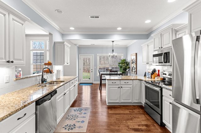 2408 STRATFORD CHASE PKY, Columbia, MO 65201