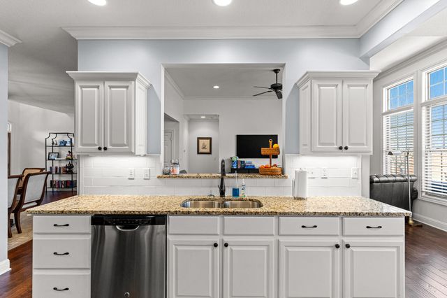 2408 STRATFORD CHASE PKY, Columbia, MO 65201