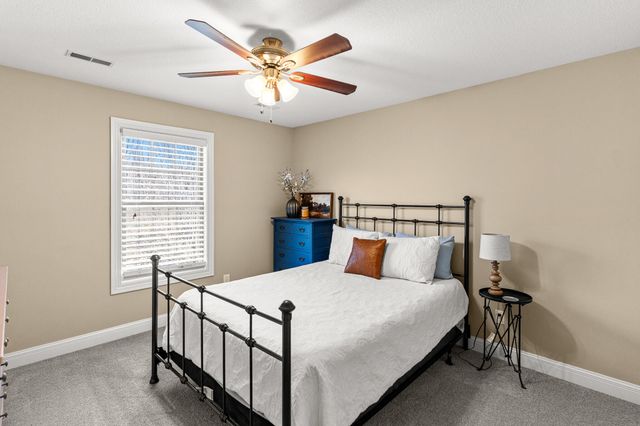 2408 STRATFORD CHASE PKY, Columbia, MO 65201