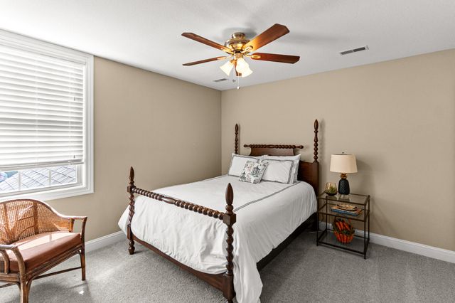 2408 STRATFORD CHASE PKY, Columbia, MO 65201