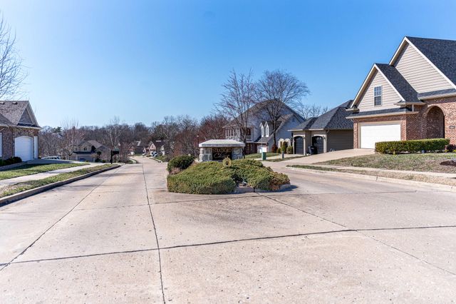 2408 STRATFORD CHASE PKY, Columbia, MO 65201