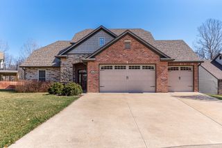 2408 STRATFORD CHASE PKY, Columbia, MO 65201