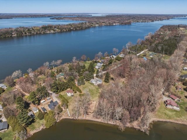 1233 Blockhouse Point Road, North Hero, VT 05474