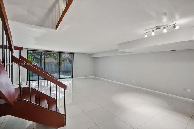 20607 NE 7th Ct, Miami, FL 33179