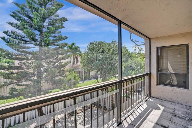 20607 NE 7th Ct, Miami, FL 33179