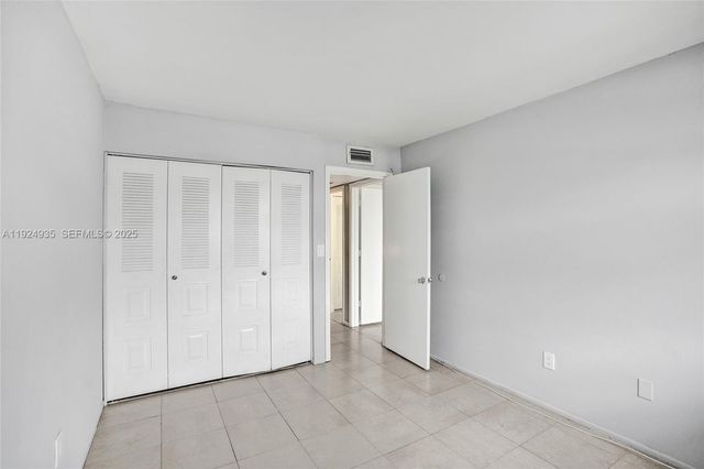 20607 NE 7th Ct, Miami, FL 33179