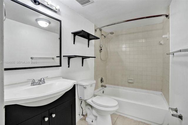 20607 NE 7th Ct, Miami, FL 33179