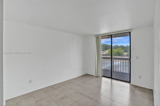 20607 NE 7th Ct, Miami, FL 33179