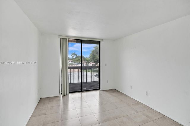 20607 NE 7th Ct, Miami, FL 33179