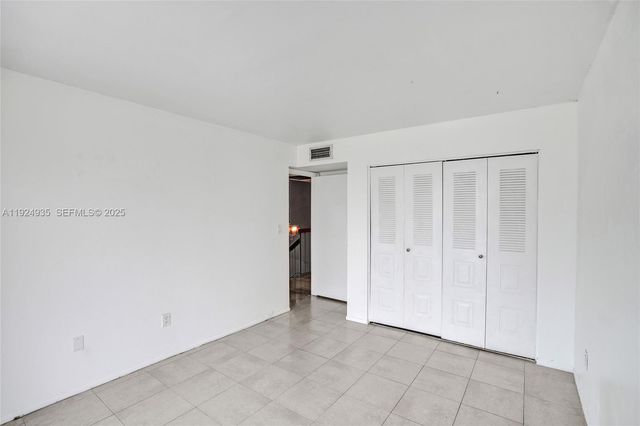 20607 NE 7th Ct, Miami, FL 33179